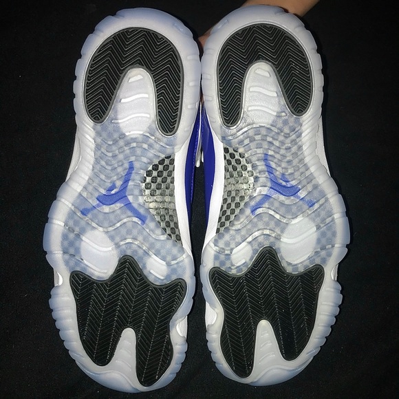 Air Jordan 11 Retro Low - Picture 6 of 6
